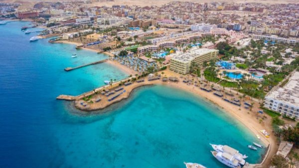 مطار الغردقة يستقبل 122 رحلة دولية اليوم.. تدفقات سياحية من أوروبا