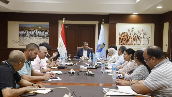 محافظ البحر الأحمر يعيد ترتيب خريطة طرق الغردقة.. وتجربة تعديلات مرورية جديدة تبدأ 26 سبتمبر