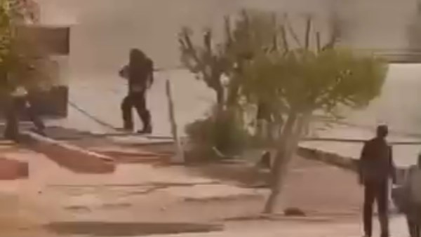 السيطرة على حريق بمخزن كتب مدرسة الميناء بالغردقة دون إصابات
