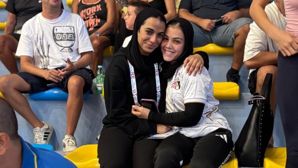 بعد سقوطها.. اللجنة الطبية بالأولمبية: الرباعة نورا عصام بخير وتشجع زملاءها بالمدرجات