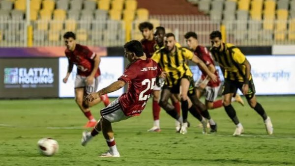 أول ظهور لغضب عموتة.. مشاهد من مباراة الأهلي ضد المقاولون في الدوري