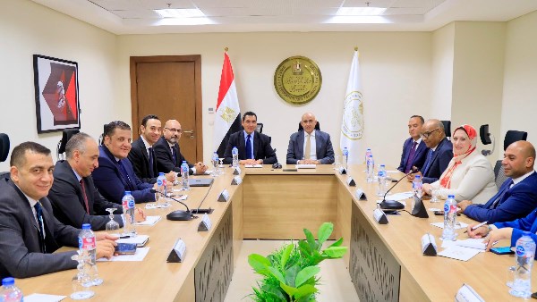الحكومة تبحث آليات النهوض بالرياضة المدرسية وتفعيل مبادرات اكتشاف المواهب