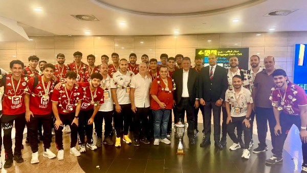 استقبال حافل بمطار القاهرة لأبطال أفريقيا لكرة اليد منتخب 2008
