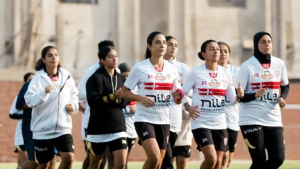 أضا يكشف تفاصيل أزمة فريق سيدات الزمالك .. تراكم مستحقات اللاعبات وسط مشاكل الشركة الراعية| فيديو