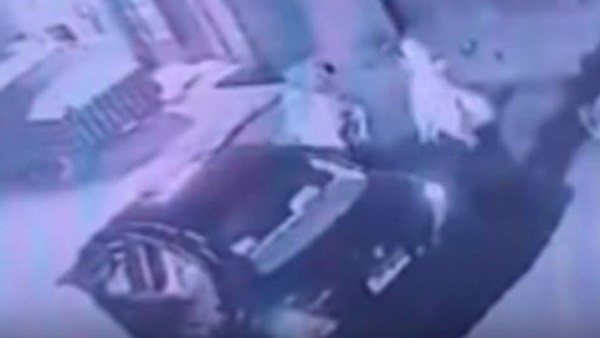 الأمن يفحص فيديو دهس فتاة على يد سائق توصيل بعد خلاف على مكان النزول
