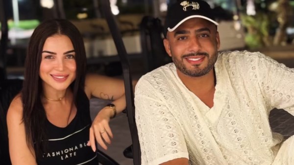 مي عز الدين تلفت الأنظار رفقة عصام السقا بأحدث ظهور