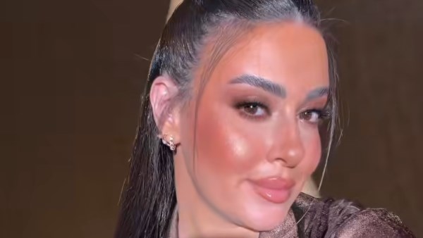 ميرنا نور الدين تتألق بـ لوك ميك أب يبرز جمالها