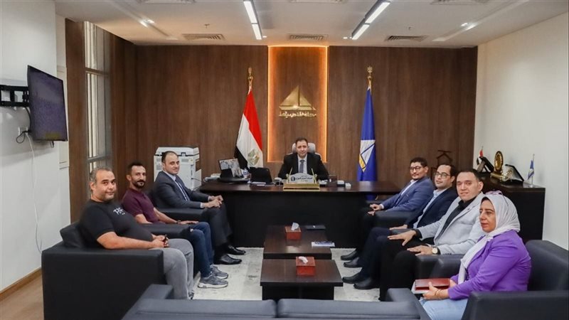 محافظ دمياط يبحث مع اتحاد الصناعات استغلال الأصول لإقامة وحدات صناعية صغيرة