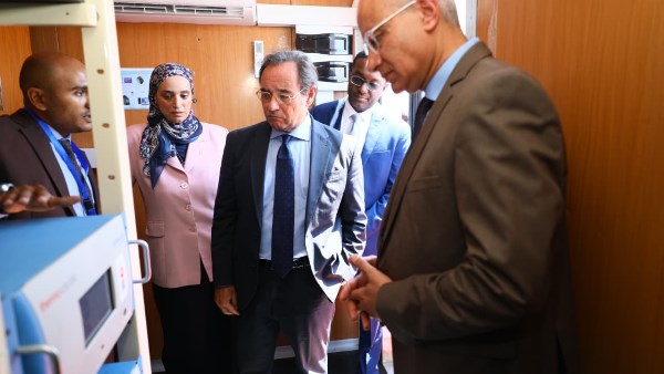 الرئيس التنفيذي لجهاز شئون البيئة يفتتح “اليوم البيئى” ويدشن محطة جديدة لرصد جودة الهواء بجامعة القاهرة بمشاركة البنك الدولى