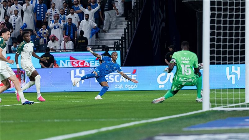 الهلال يتقدم على الأهلي 2-0 في الشوط الأول بقمة الدوري السعودي