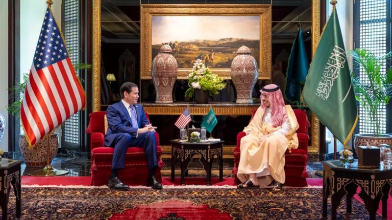 وزير الخارجية السعودي يلتقي نظيره الأمريكي في واشنطن