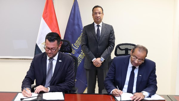 اتفاقية بين المصرية للاتصالات وشركة PSL اليونانية لإنشاء كابل شرم الشيخ- طابا البحري