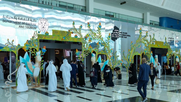 من الفراهيدي إلى نجاة الصغيرة.. كيف تحول أبوظبي الأسماء إلى مشروع ثقافي؟