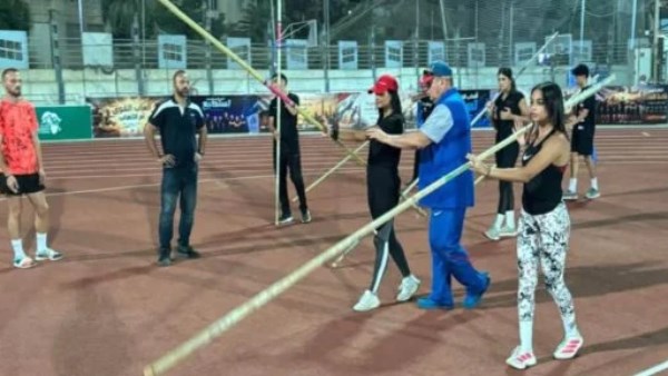 خبير روسي يتولى تدريب أبطال القفز بالزانة استعدادًا لأولمبياد داكار