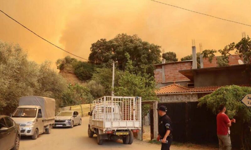 أبرز الأخبار المغاربية: حرائق بالجزائر، موت في سجون تونس، إضراب المحامين بالمغرب واتفاق سياسي في ليبيا