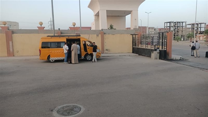 مواقف قنا تواصل إحكام منظومة النقل بالمجمع الجديد لاستيعاب كثافات الركاب دون تأخير