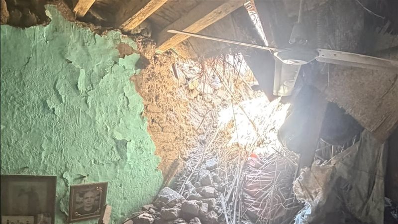 إنقاذ فتاة من أسفل أنقاض سقف حجرة بمنزل في الغربية