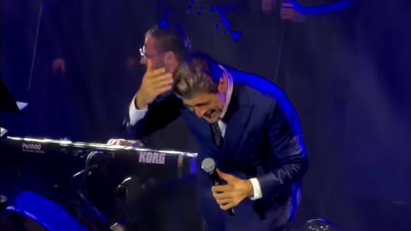 وائل كفوري يتألق في حفل قبرص بأغانيه الجديدة “محبوبي” (فيديو)