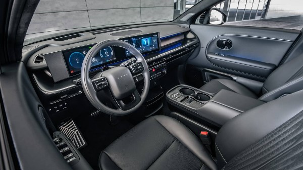 طرح أول سيارة BMW M3 هجينة في تاريخها