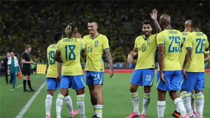 ظهور رافينيا.. التشكيل الرسمي لودية البرازيل واستراليا