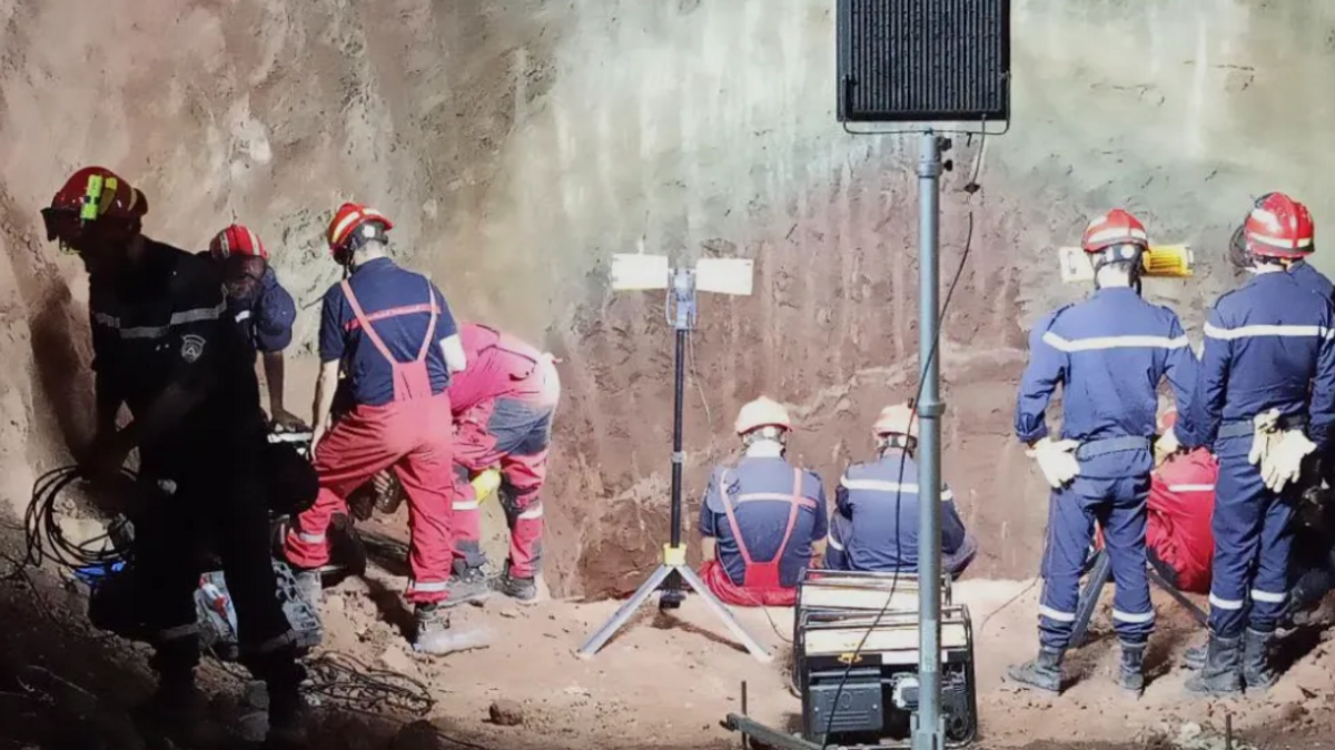 مراسل العربية: قوات إضافية من الحماية المدنية الجزائرية تدخل في البئر العالق به الطفل أيوب