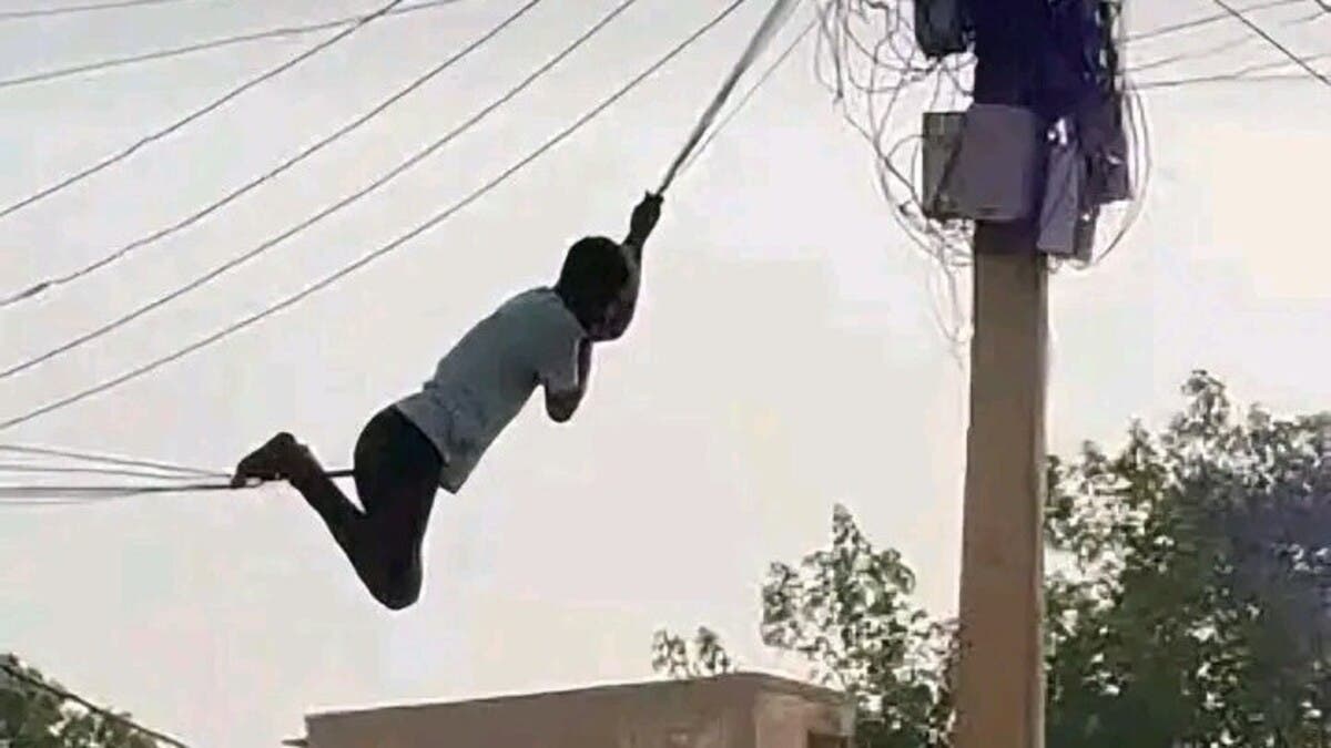 محاولة انتحار تهز كسلا السودانية.. إنقاذ شاب والاعتداء عليه بعد نجاته