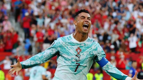 مدرب البرتغال عن استبدال كريستيانو رونالدو أمام ويلز: المباراة فرضت هذا القرار