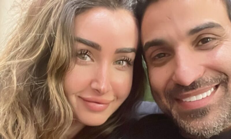 كريم فهمي يرد على اتهامه وزوجته بالتسبب فى طلاق شقيقه وهنا الزاهد
