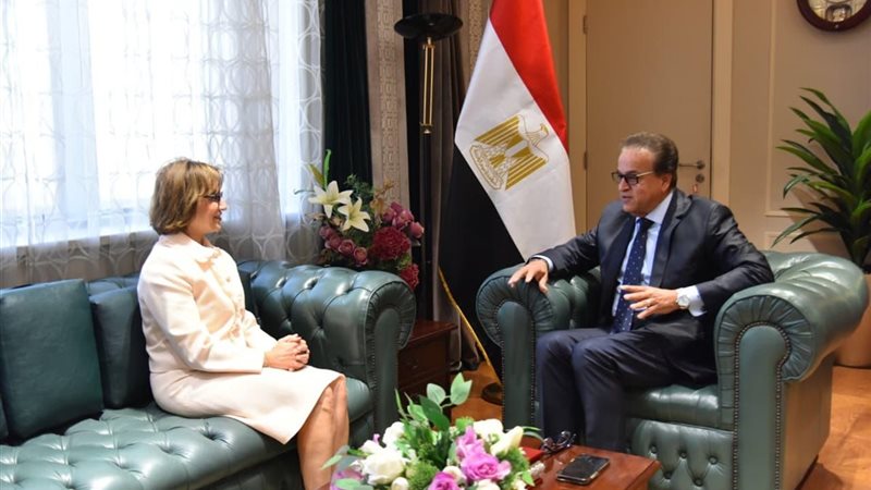 وزير الصحة يبحث توطين صناعة الأجهزة الطبية واستخدام الذكاء الاصطناعي لتحسين الخدمات