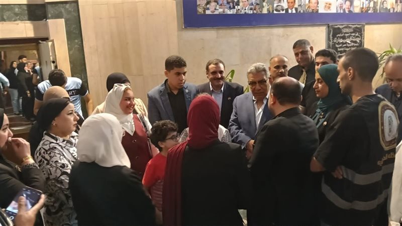 محافظ الدقهلية يتفقد مكتبة مصر العامة بالمنصورة، ويوجه بتعظيم الاستفادة من إمكانياتها