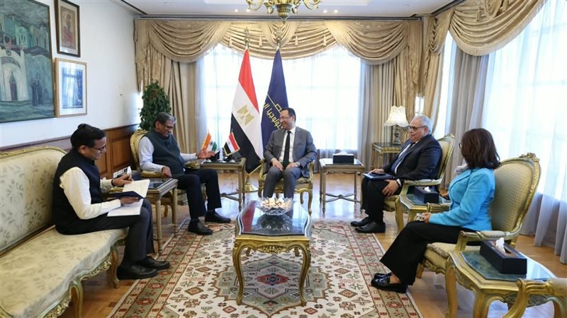 وزير الاتصالات يبحث مع سفير الهند بالقاهرة تعزيز التعاون المشترك