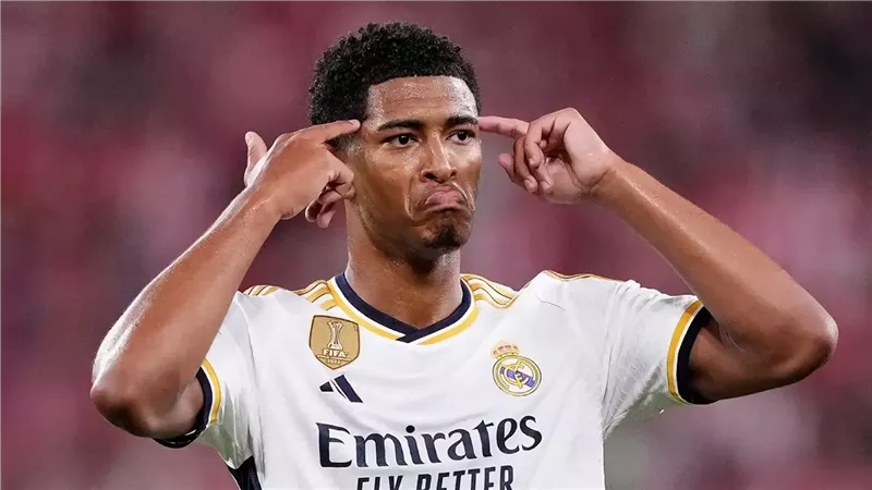 ريال مدريد يجهز مفاجأة كبيرة لنجمه جود بيلينجهام