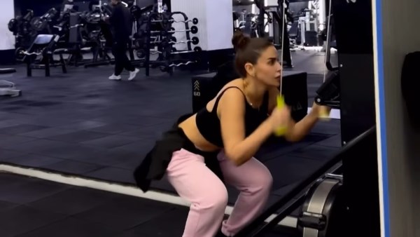 مي سليم تستعرض لياقتها البدنية من الجيم