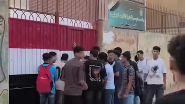 طلاب مدرسة بالمنوفية يشتكون منعهم استكمال اليوم الدراسي بسبب الزي والشعر