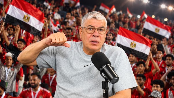 شوبير يكشف سر الإقبال الجماهيري على مباراة مصر وأنجولا