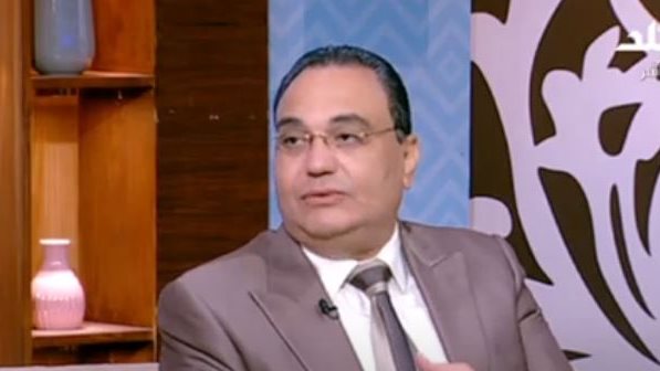 استشاري نفسي يُحذّر: الموبايل يُسبّب 4 مُتلازمات نفسية خطيرة