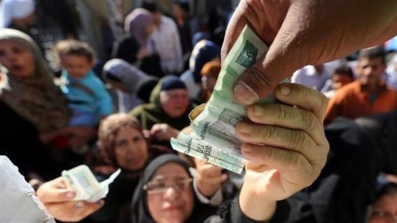 التضخم يرهق “جيوب” المواطنين، وخبير يكشف تأثير ارتفاع الأسعار على محدودي الدخل