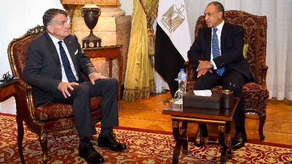 وزير الخارجية يبحث مع القائم بأعمال مفوض الأونروا تطورات الأوضاع الإنسانية في غزة