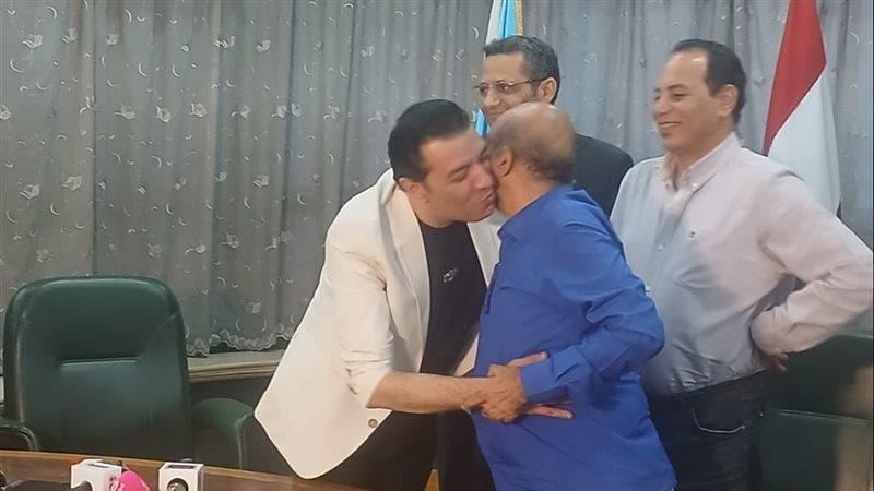 مصطفى كامل بعد الصلح مع طارق الشناوي: لا أنكر دور الصحافة واتفاق جديد للنقد دون تجريح