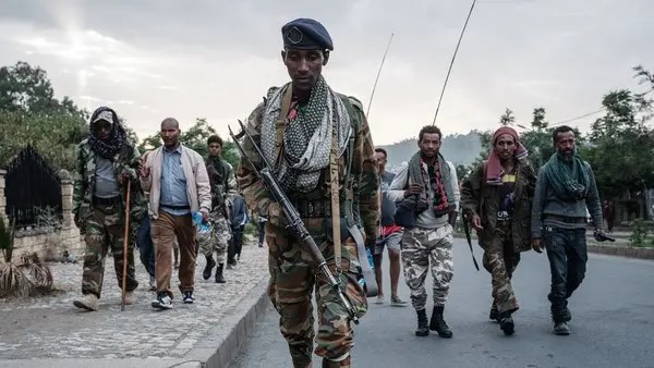 7 جماعات مسلحة تتحالف ضد آبي أحمد.. ماذا يحدث في إثيوبيا؟