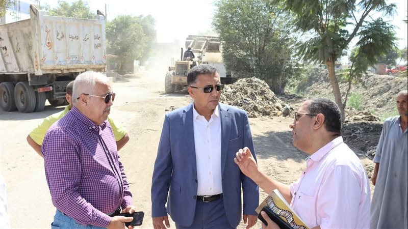 محافظ القليوبية: رفع 540 طنًا من نواتج تطهير الترع والمصارف
