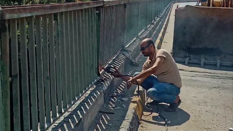 بعد رصد باكيات مفقودة، تحرك عاجل من محافظة الجيزة لتأمين كوبري فيصل