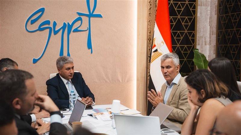 وزير السياحة: 35% زيادة في رحلات الطيران العارض بمطار العلمين الدولي