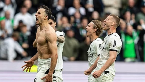 بوروسيا دورتموند يهزم فياريال بثلاثية في دوري أبطال أوروبا