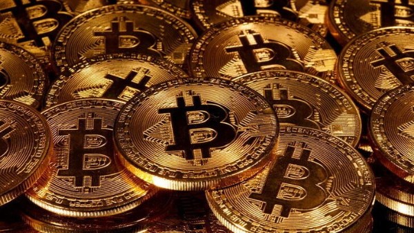 بيتكوين عند مفترق طرق.. اختبار جديد يحدد اتجاه السوق