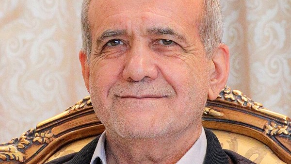 الرئيس الإيراني: اتفقت مع ولي عهد الإمارات على «طي صفحة الماضي»