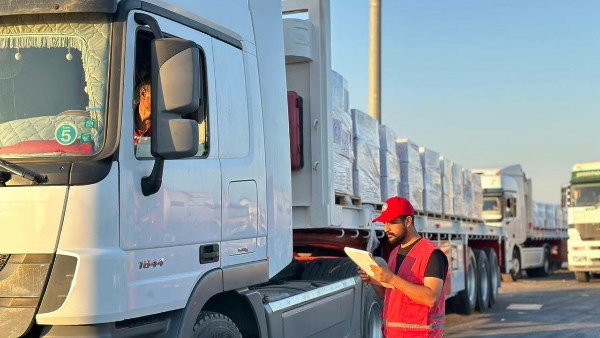 تفاصيل قافلة زاد العزة الـ275 المتجهة إلى غزة