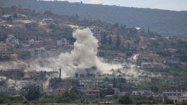 لبنان: الاحتلال الإسرائيلي يصعّد تفجير المنازل في المنصوري بأكثر من 10 تفجيرات وغارات جنوب صور