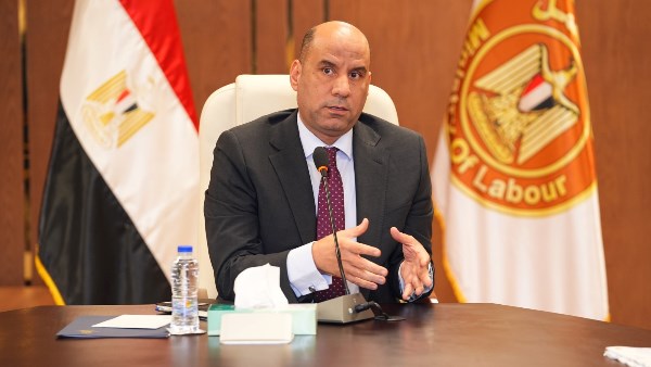وزير العمل: خطة للتوسع في “الربط الإلكتروني” مع الدول العربية للقضاء على السماسرة والعقود الوهمية