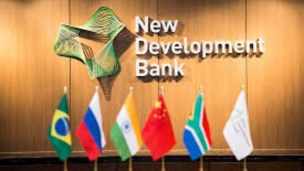 جنوب إفريقيا توقع اتفاقية مع بنك “بريكس” لتمويل وتطوير البنية التحتية